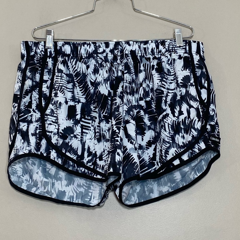 Nwt Calvin Klein || Scribble black/white Shorts with inner underwear Sz XL